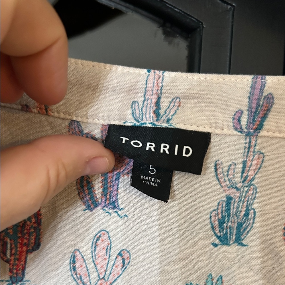 Torrid Cactus Print Blouse in Cream and Teal - Picture 2 of 2